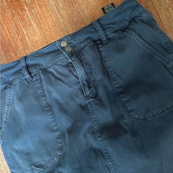 Liverpool Utility Skort - Federal Navy - 8 - Picture 4 of 10